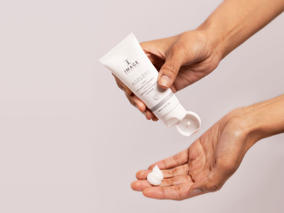 AGELESS - Total Microderm Exfoliator - Image 3